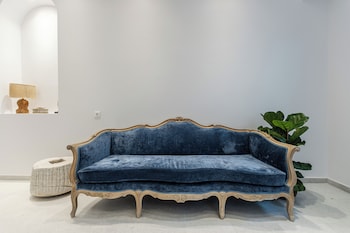 blue art suites