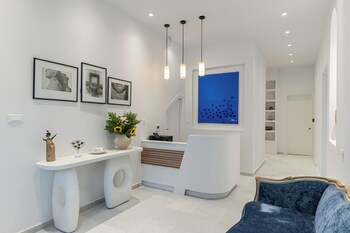 blue art suites