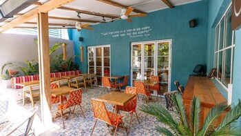 hotel libreria cafe de pombal