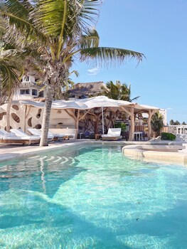 hotel qamar lux