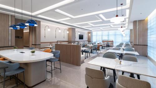 holiday inn express kunming dianchi rixin road by ihg