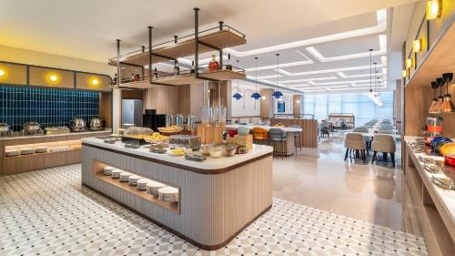 holiday inn express kunming dianchi rixin road by ihg