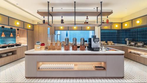 holiday inn express kunming dianchi rixin road by ihg