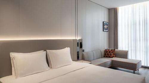 holiday inn express kunming dianchi rixin road by ihg