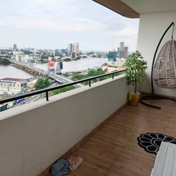 top loft 3 bed penthouse apartment