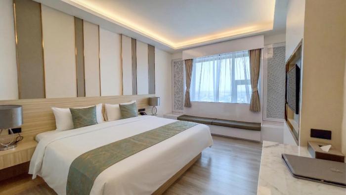 enrich grand hotel