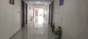 royal night guesthouse daman
