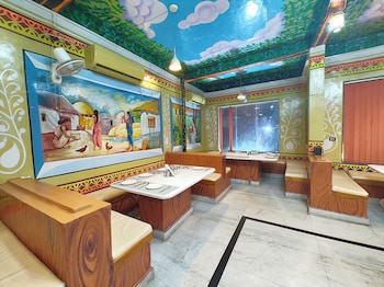 hotel ayushmaan inn varanasi