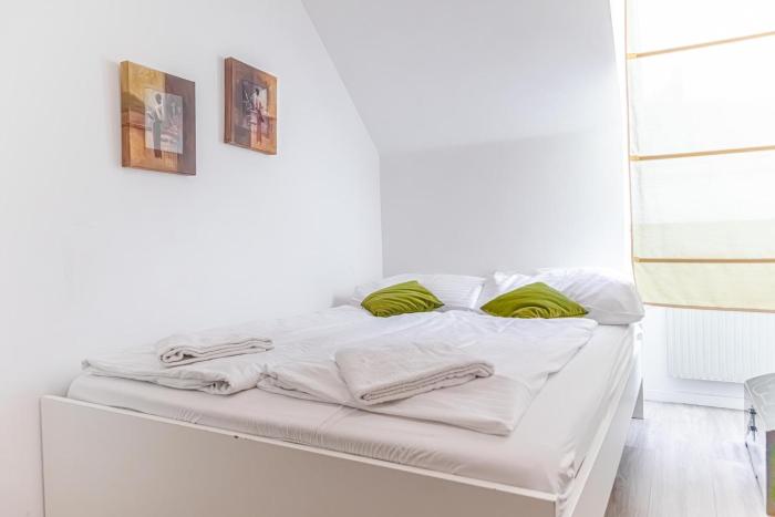 charming 2 apartments for extended stays