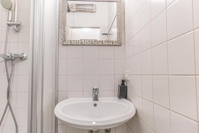 charming 2 apartments for extended stays