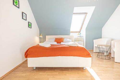 charming 2 apartments for extended stays