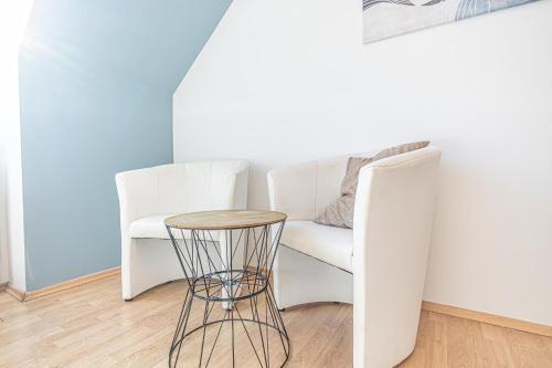 charming 2 apartments for extended stays