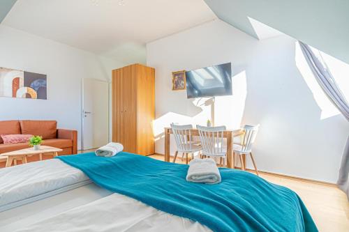 charming 2 apartments for extended stays