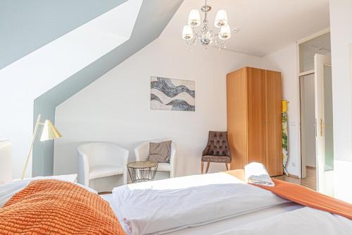 charming 2 apartments for extended stays