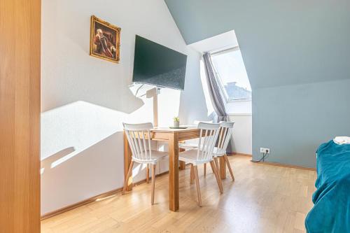 charming 2 apartments for extended stays