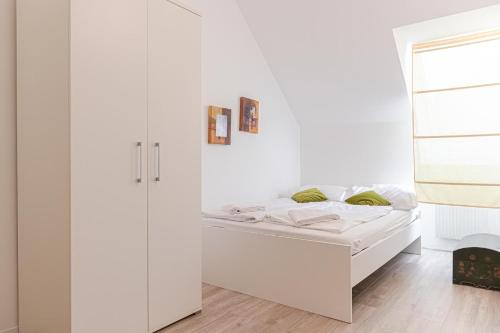 charming 2 apartments for extended stays