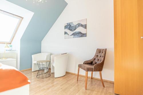 charming 2 apartments for extended stays