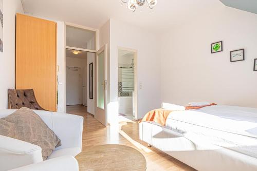 charming 2 apartments for extended stays