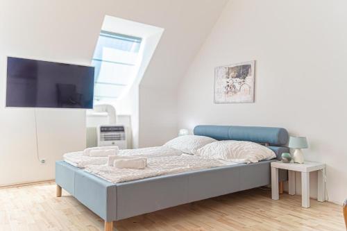 charming 2 apartments for extended stays