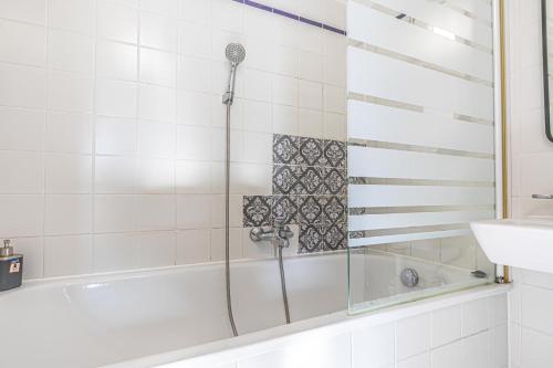 charming 2 apartments for extended stays