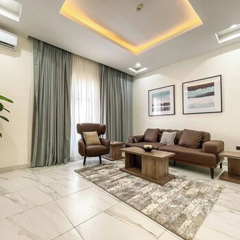 ejiworld hotel