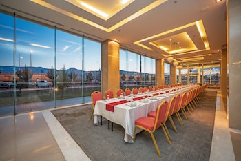 mcg hotels thermal spa convention center