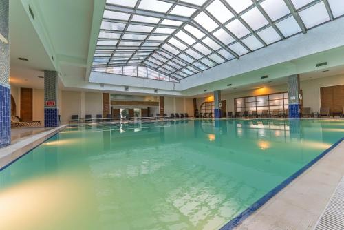 mcg hotels thermal spa convention center
