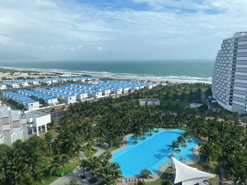 the light arena ocean tower
