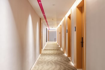 lisi future hotel