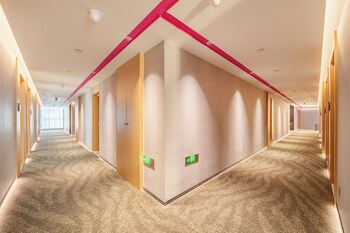 lisi future hotel