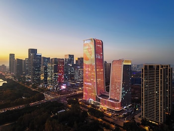 lisi future hotel