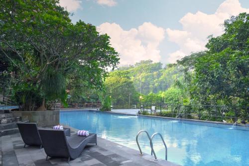 oak tree emerald hotel and conventions semarang