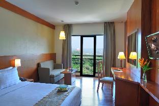 Oak Tree Emerald Hotel & Conventions Semarang,Central Java>>Semarang,4 star