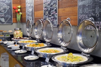 oak tree emerald hotel and conventions semarang