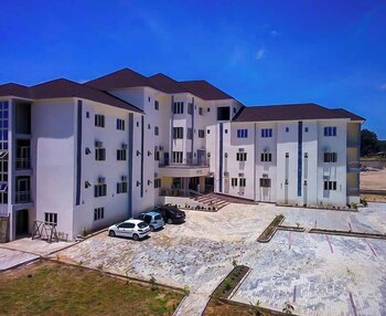 tazu luxury hotel and suites