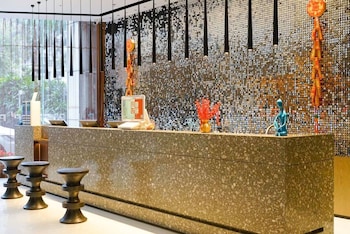 paco hotel tuan yi da metro