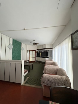 Hotel Lincoln,,3 star