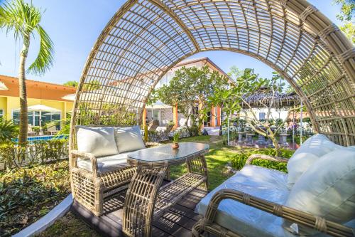 tongtong garden holiday hotel