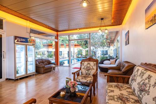 tongtong garden holiday hotel
