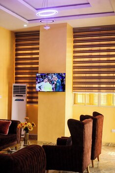 cares luxury suites