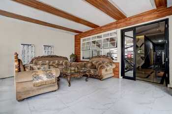 collection o yayah residence