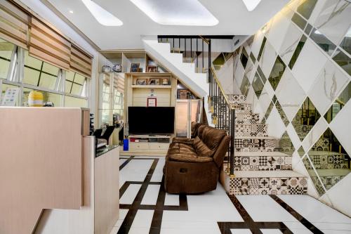 collection o yayah residence