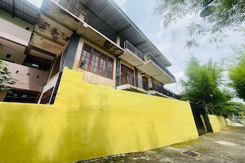 oyo 95097 griya asri guest house