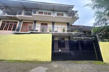 oyo 95097 griya asri guest house