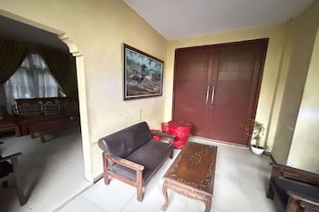oyo 95097 griya asri guest house