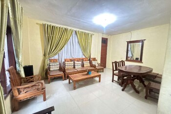 oyo 95097 griya asri guest house