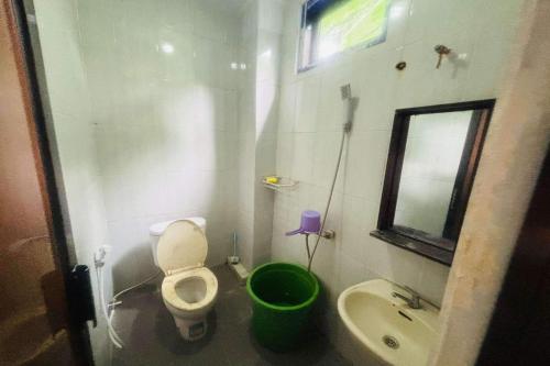 oyo 95097 griya asri guest house
