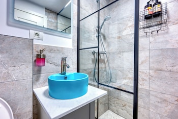 piata romana suites pumo properties