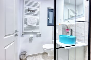 piata romana suites pumo properties