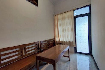 Oyo 95106 A Homestay Syariah,,2 star